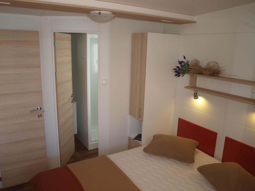 Camping Adria Mobile Home Park Umag Szoba fotó