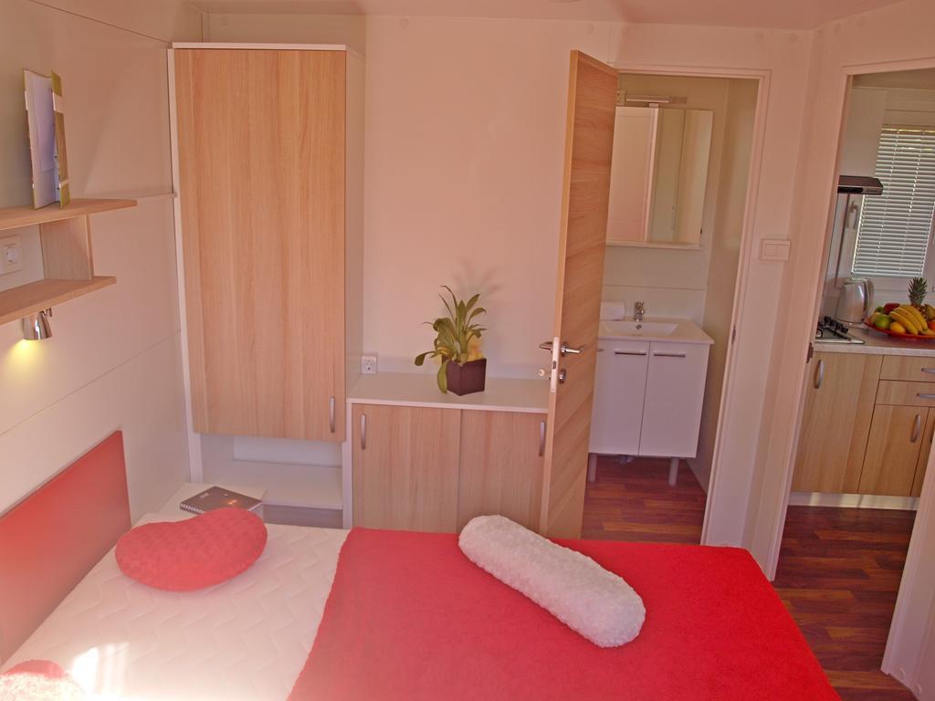 Camping Adria Mobile Home Park Umag Szoba fotó