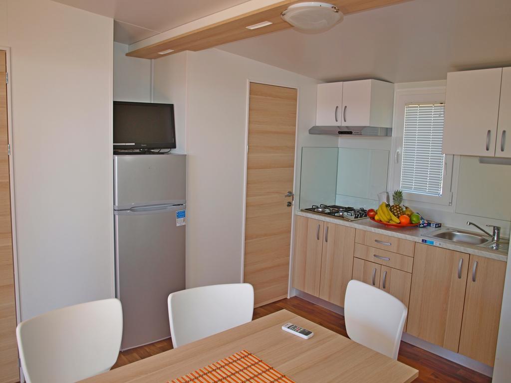 Camping Adria Mobile Home Park Umag Szoba fotó