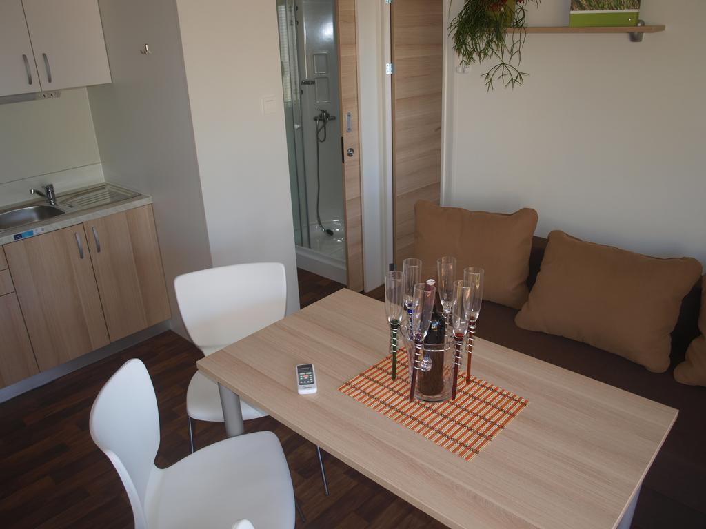 Camping Adria Mobile Home Park Umag Szoba fotó